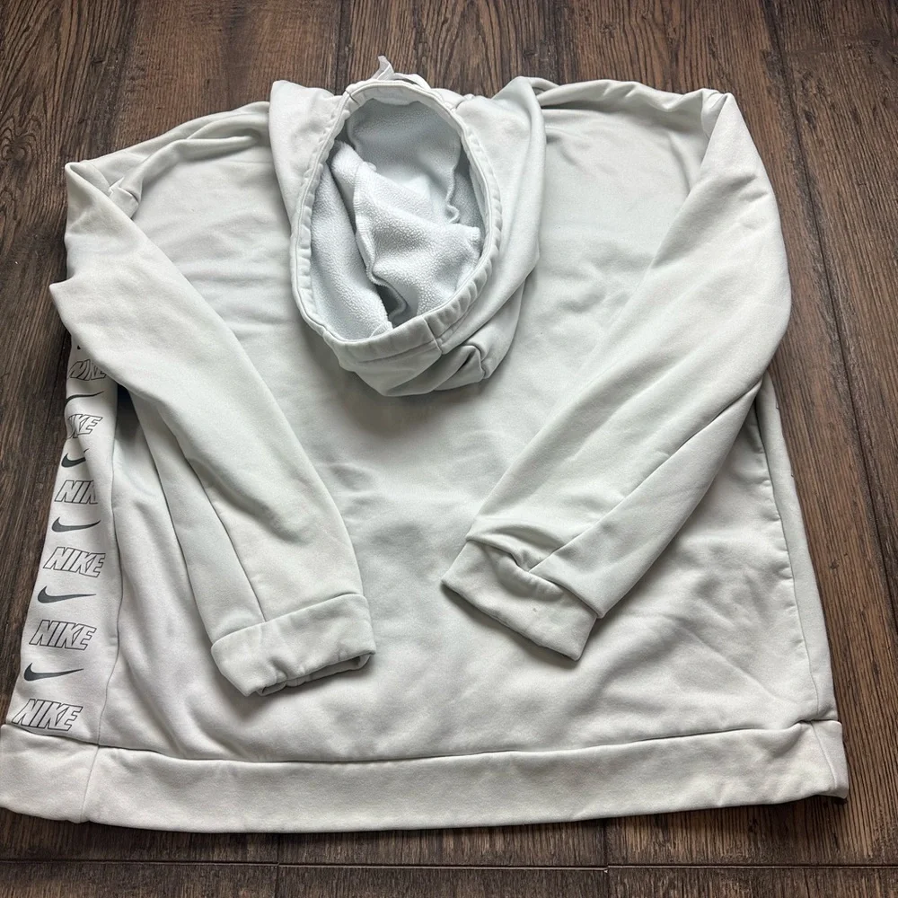 Nike Men's Light Gray Hoodie